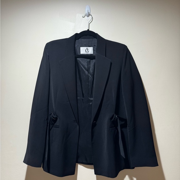 AG Paris - Paris Blazer in Black with Side Tie Detail - Picture 4 of 11